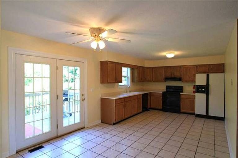1st image of 510 Eileen Ct