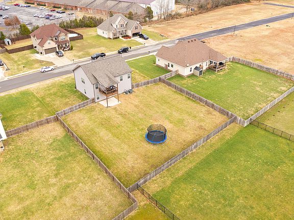 4th image of 321 Ellington Dr