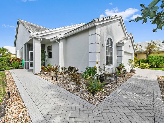 2nd image of 8319 Horseshoe Bay Rd