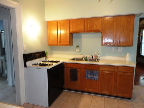 2nd image of 3209 N Oakland Ave #3211
