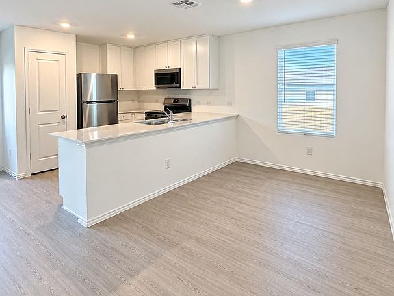 3rd image of 424 Jones Beach Ln