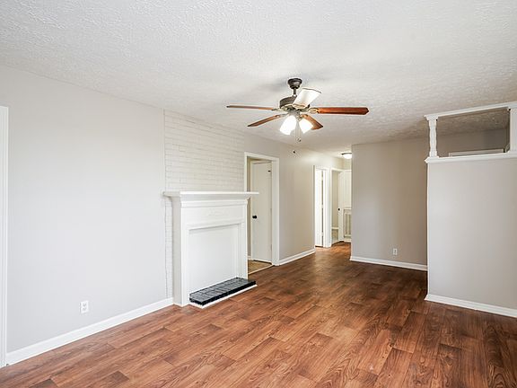 3rd image of 3652 Chesapeake Dr
