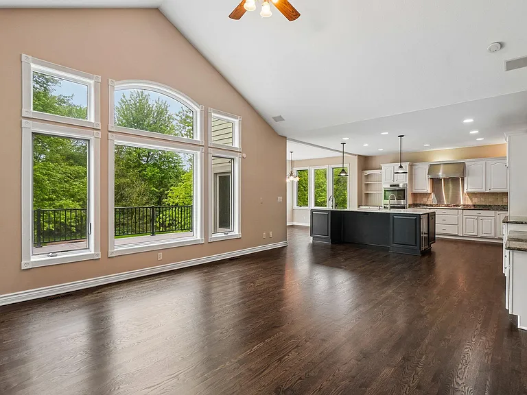 1819 Brookview Dr — Photo 15