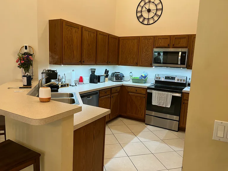 9201 Wentworth Ln — Photo 12