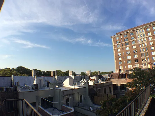 Rented by Francine Realty | media 8