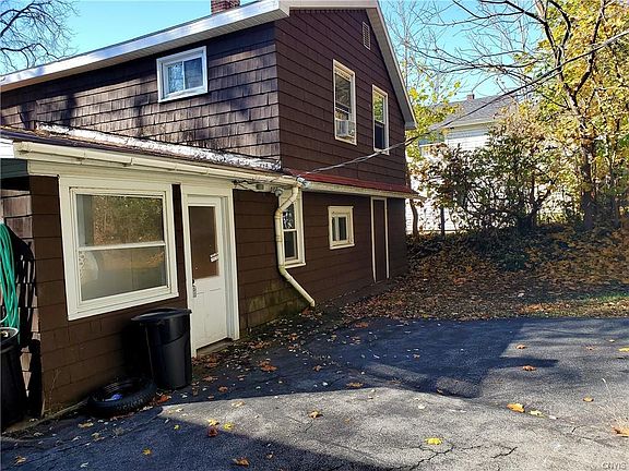 4th image of 88 Church St