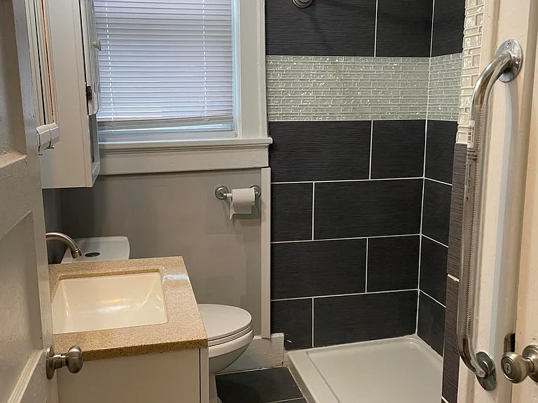 1807 McDowell St — Photo 10