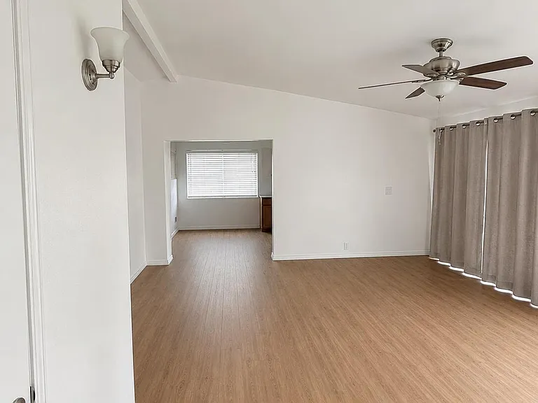 10608 N Pennyback Park Dr NE — Photo 2