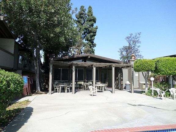 3rd image of 802 Coriander Dr Unit D