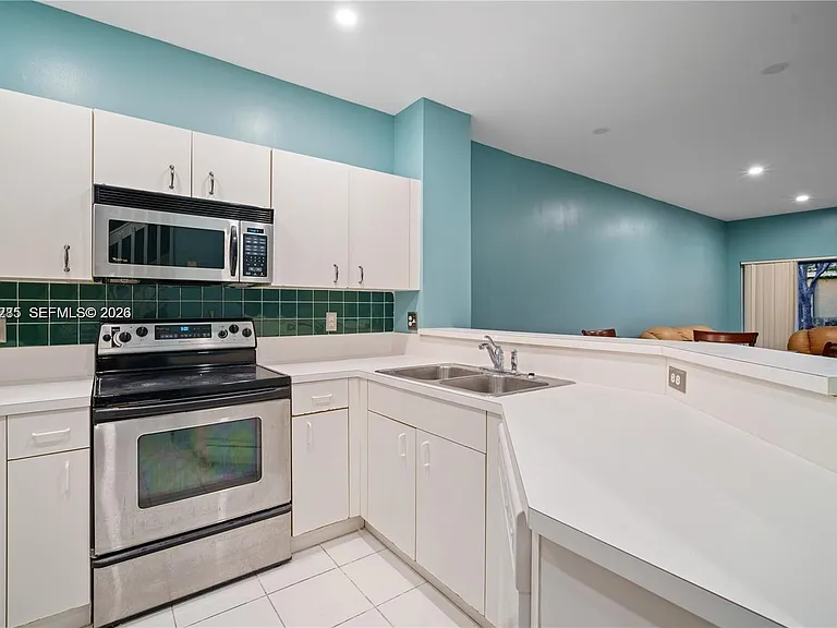 12111 SW 5th Ct — Photo 9