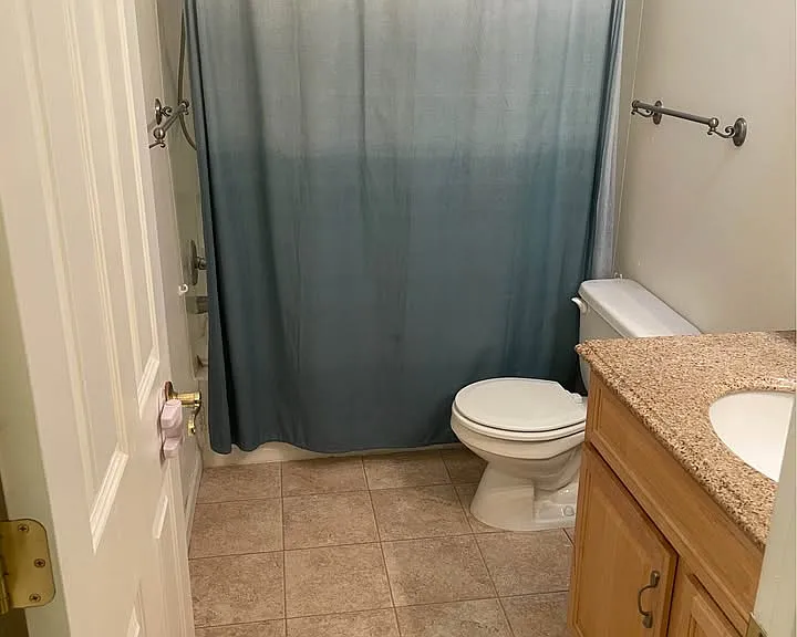 10311 Cedar Lake Rd #212 — Photo 4