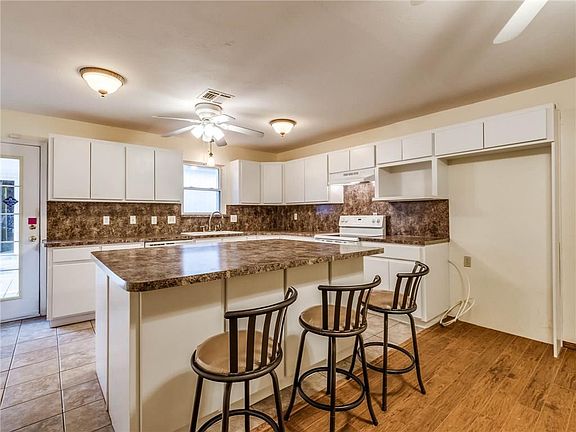 2nd image of 502 Owen Ave