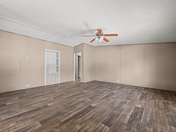 5th image of 2220 Doe Street