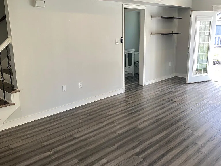 8232 Meadowdale Ln — Photo 18