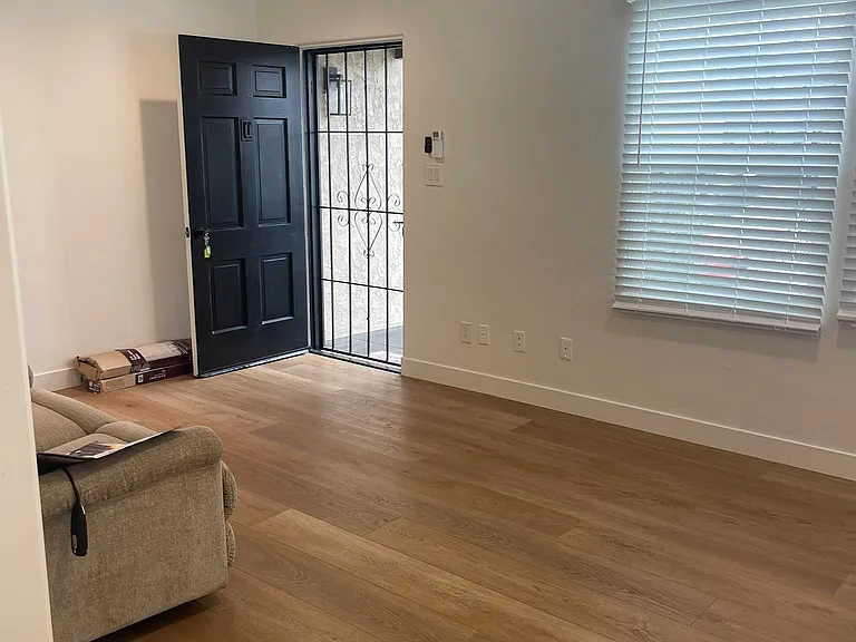 3127 Ingelow St — Photo 4
