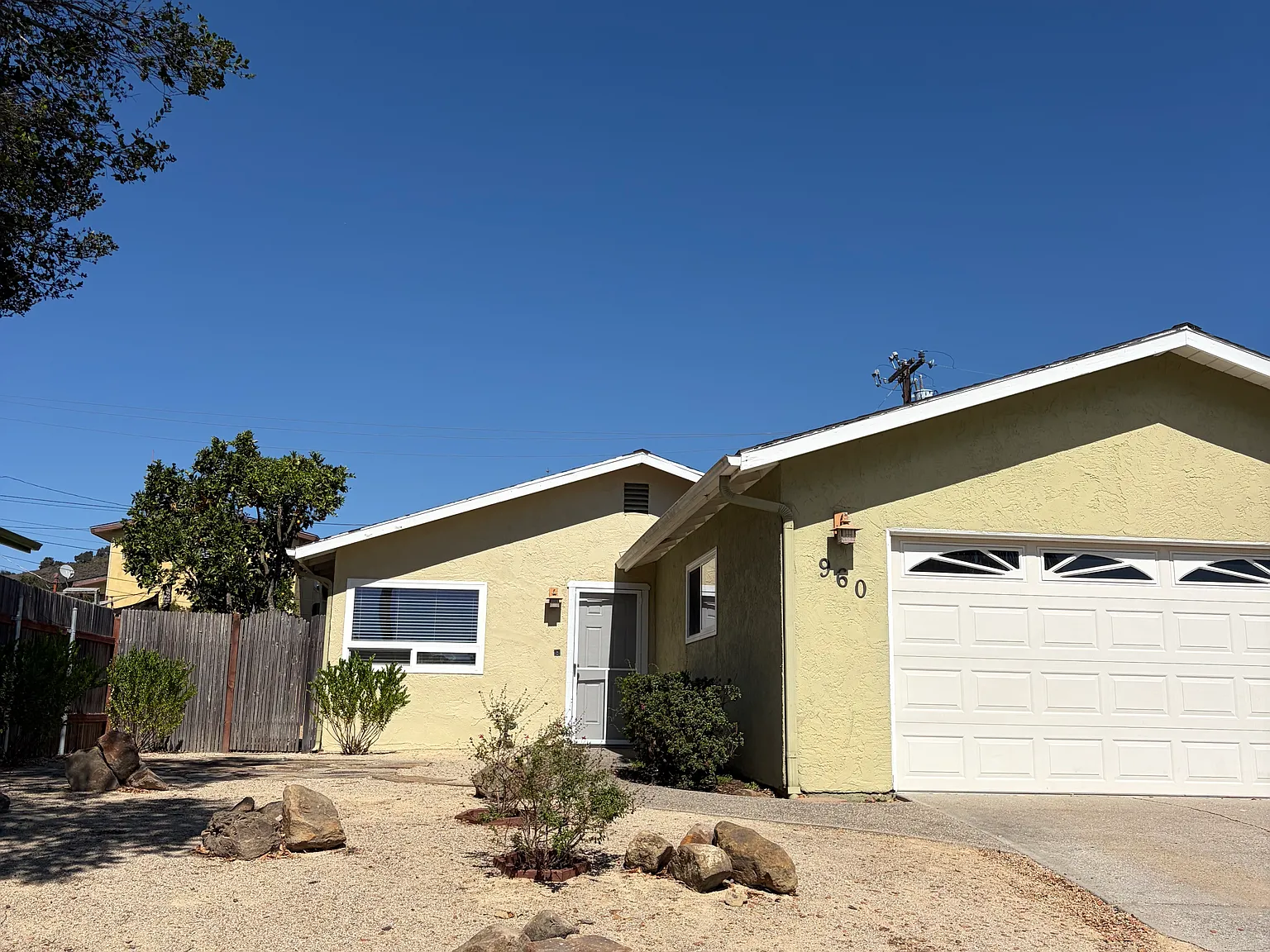 2 bed, 1170 sqft, $3,800 — Photo 1