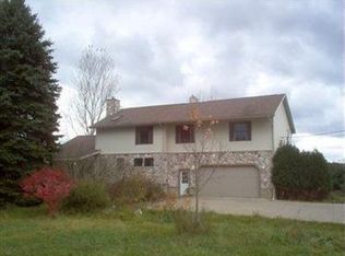 18572 Rapids Rd, Hiram, OH 44234