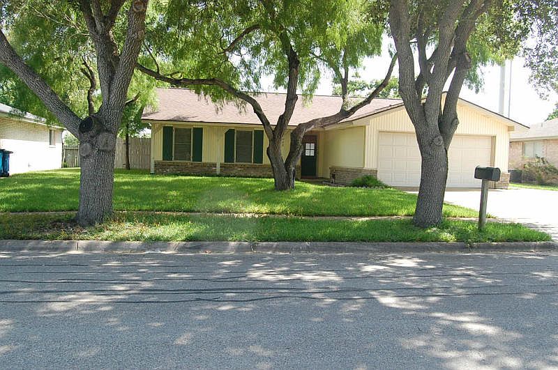 1st image of 1805 Baffin Dr