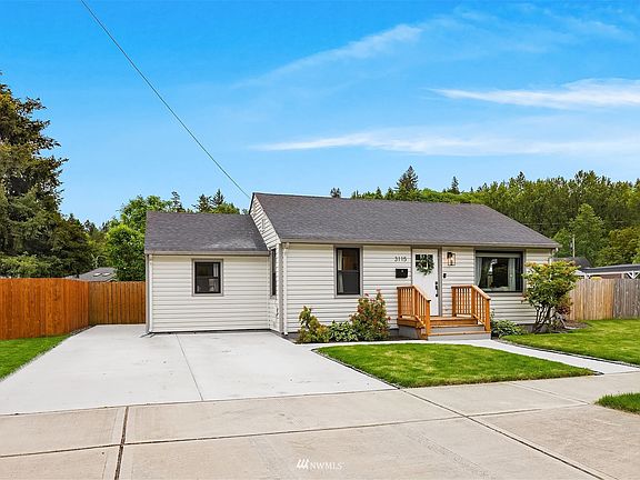 Ample amount of space for parking or RV on this brand new $20,000 driveway. 