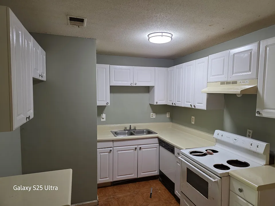 3607 Woodbriar Cir