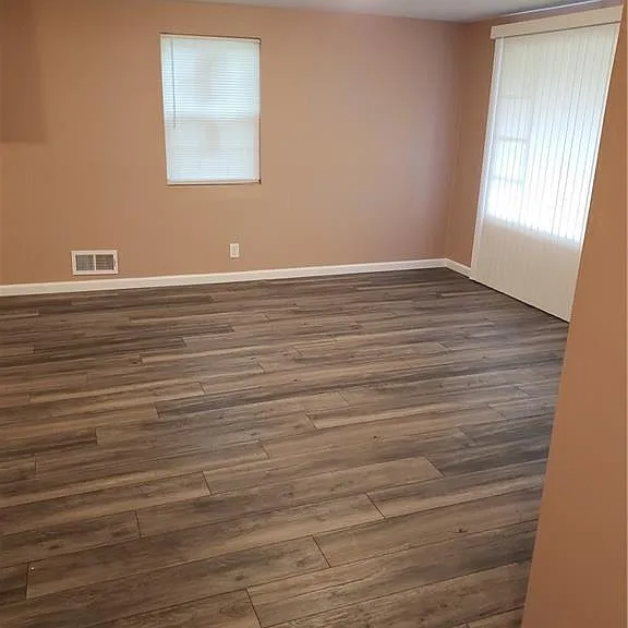 3233 Ralston Ave — Photo 3