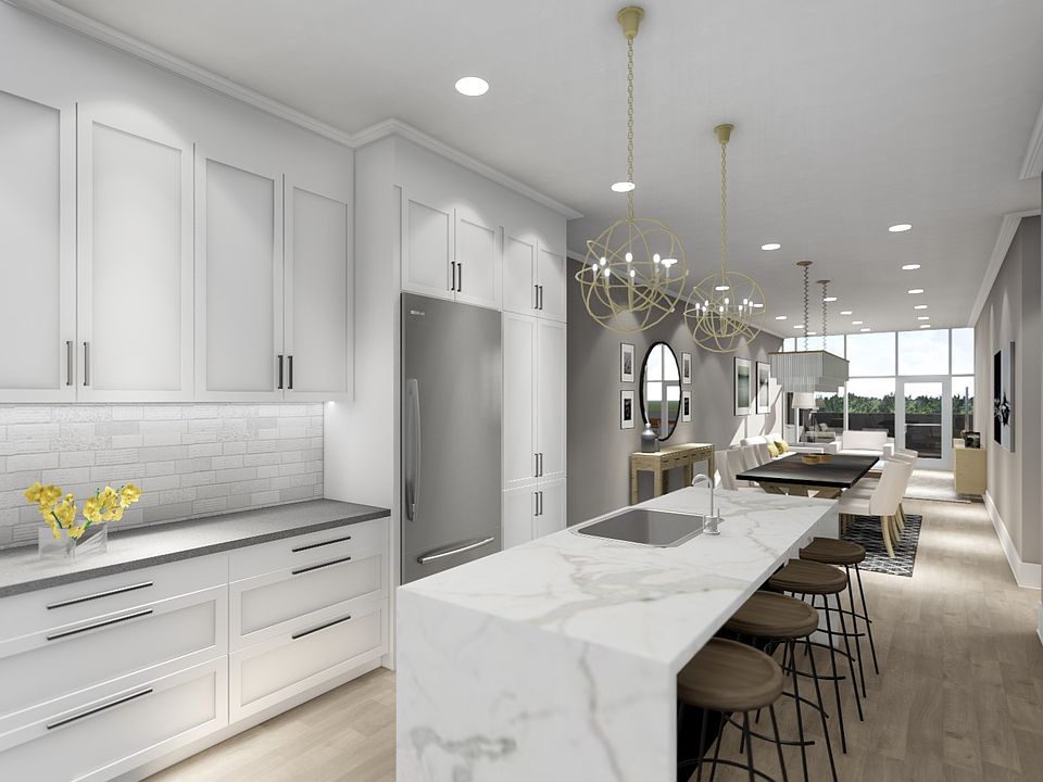1st image of 1021 S Washington Ave #206
