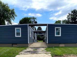 485 Fremont St, Elgin, IL 60120