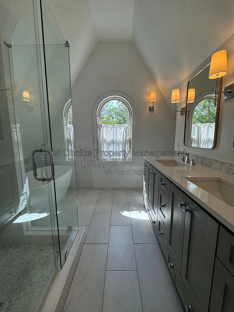 4 bed, 2.5 bath, 2609 sqft, $4,495 — Photo 3