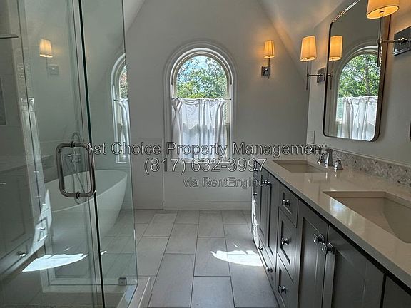 3rd image of 2565 Shirley Ave