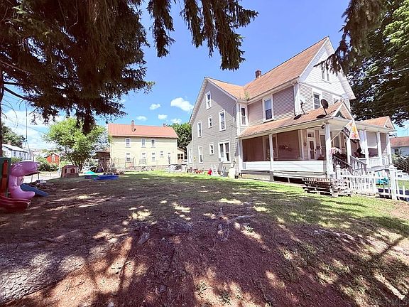 4th image of 214-216 Chandler Ave