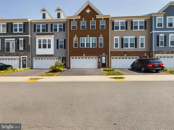 8924 Englewood Farms Dr, Manassas, VA 20112