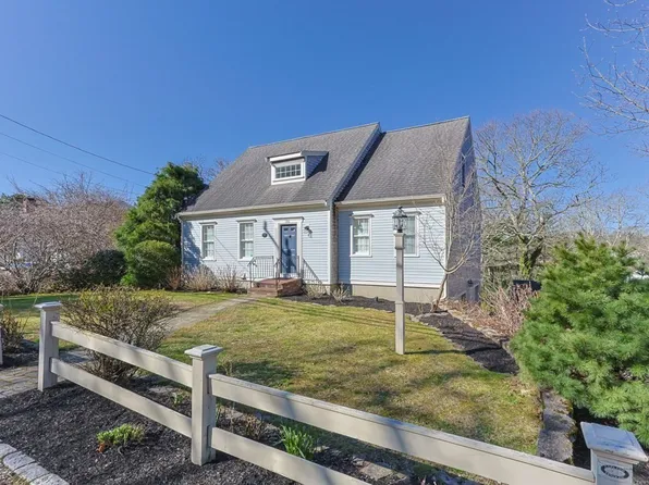 315 Mayfair Rd, Yarmouth Port, MA 02675