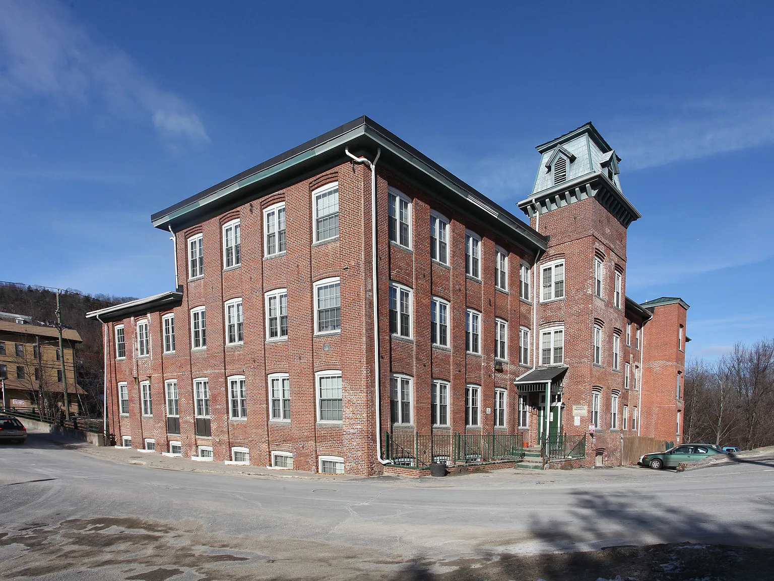 Gilbert Clock Apartments — Photo 3