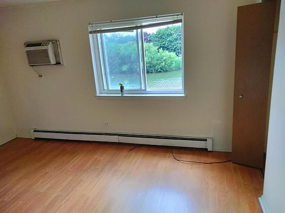 5th image of 408 Pleasant Run Dr APT C