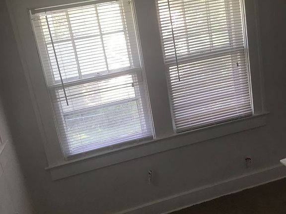 3rd image of 2204 E Gregory Blvd