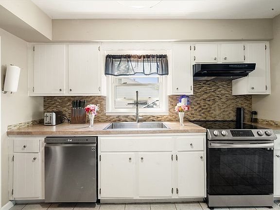 5th image of 304 Lind Ave