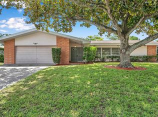 1933 Souvenir Dr, Clearwater, FL 33755