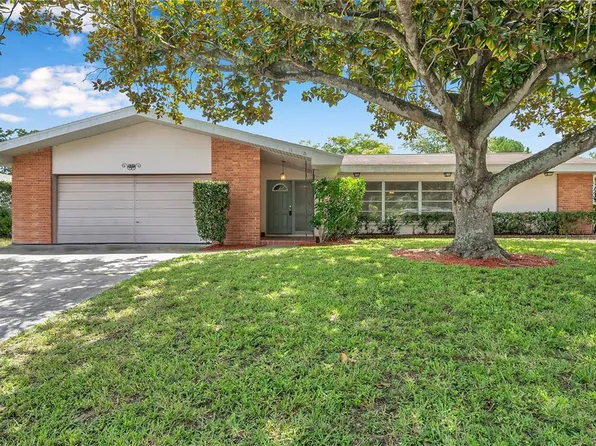 1933 Souvenir Dr, Clearwater, FL 33755