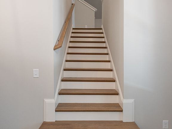 3rd image of 6247 W Old Murfreesboro Rd