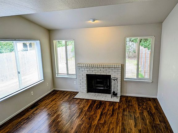 3rd image of 2209 164th Pl SE