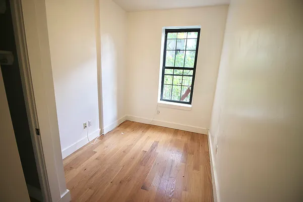 Rented by Delmark Realty LLC | media 38