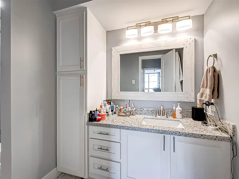 5150 Hidalgo St #402 — Photo 38