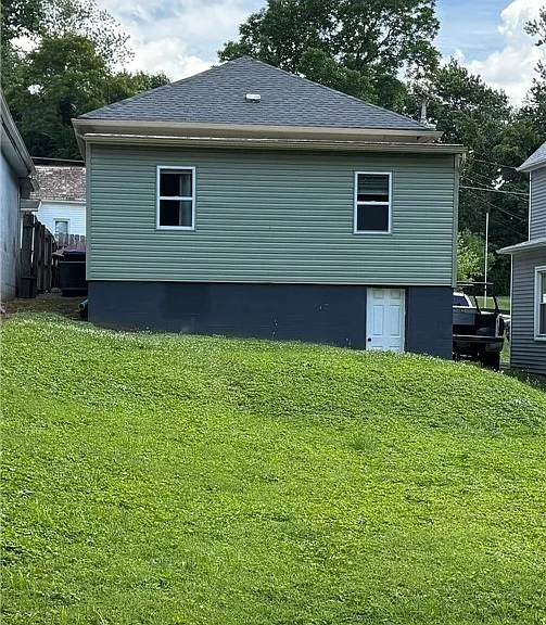 821 Goddard Ave — Photo 9