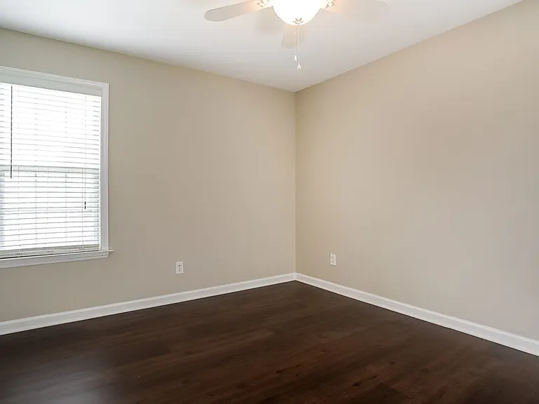 6412 Willowlawn Dr — Photo 15