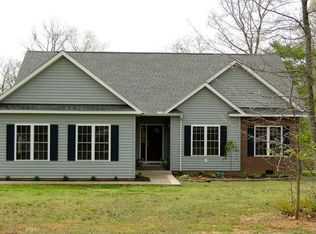 378 Keswick Glen Dr, Keswick, VA 22947