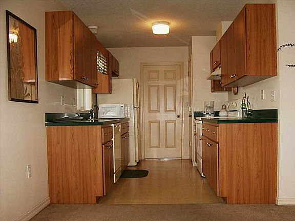 4th image of 376 Windridge Pl