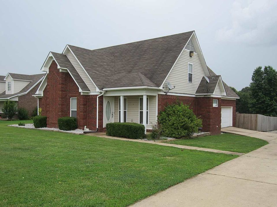 1st image of 100 Peggy Anne Ln