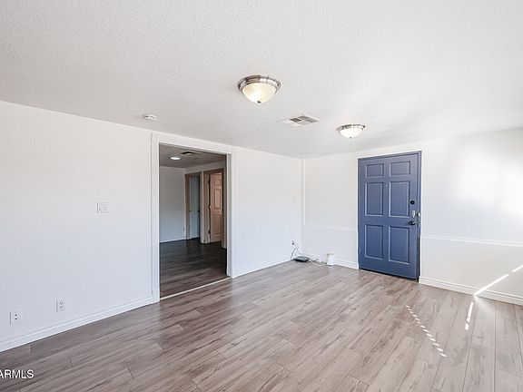 5th image of 934 E Whitton Ave