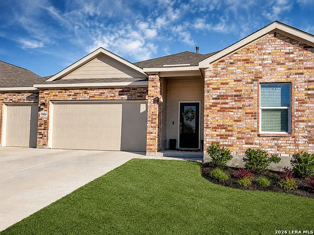 3 bed, 2.0 bath, 1911 sqft, $2,700 — Photo 1