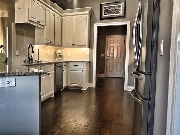 3rd image of 1954 Eastridge Cir